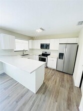 2460 SW 16th St in Miami, FL - Building Photo - Building Photo