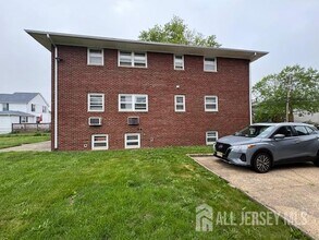 108 W Stimpson Ave in Linden, NJ - Building Photo - Building Photo