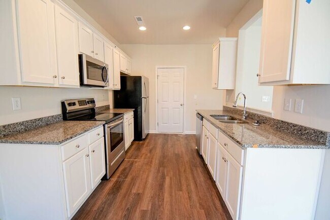 309 E 6th St in Cherryville, NC - Building Photo - Building Photo