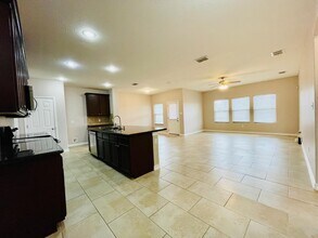 107 Tranquilo Dr in Laredo, TX - Building Photo - Building Photo