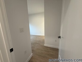 199 Gardner St in Boston, MA - Building Photo