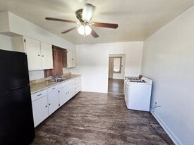 1001 S Main St in Big Spring, TX - Building Photo