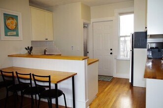 246 Cypress St in Brookline, MA - Building Photo - Building Photo