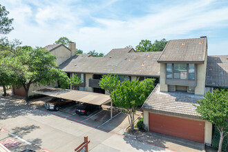 Quail Run Condominiums in Irving, TX - Building Photo - Building Photo