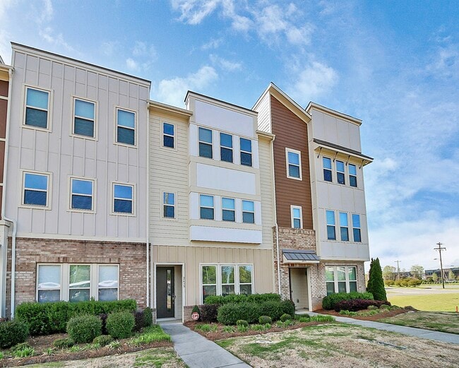 2633 Statesville Ave