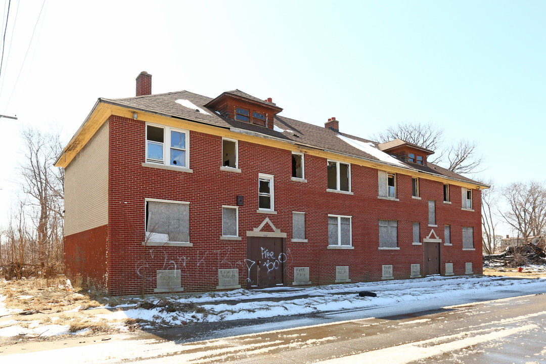 7331-7341 Dover St in Detroit, MI - Building Photo