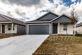 3829 Low Tide in Seguin, TX - Building Photo - Building Photo