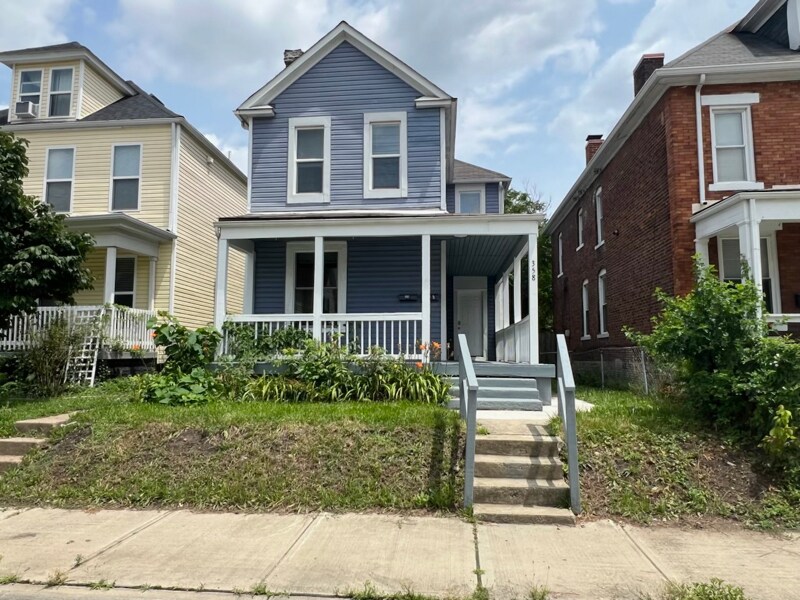 358 St Clair Ave in Columbus, OH - Foto de edificio