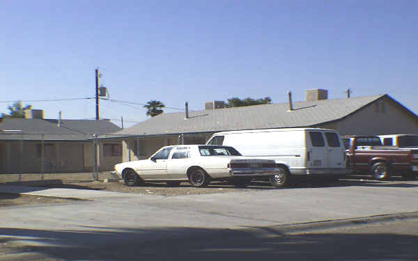 717 E Mobile Ln in Phoenix, AZ - Foto de edificio