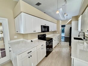 4935 82nd Pl E in Sarasota, FL - Building Photo - Building Photo