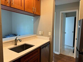 2217 San Gabriel St in Austin, TX - Building Photo - Building Photo