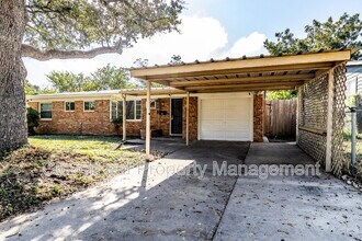 206 Williamsburg Pl in San Antonio, TX - Building Photo - Building Photo