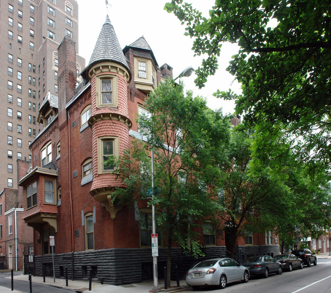 Locust Commons in Philadelphia, PA - Building Photo - Building Photo