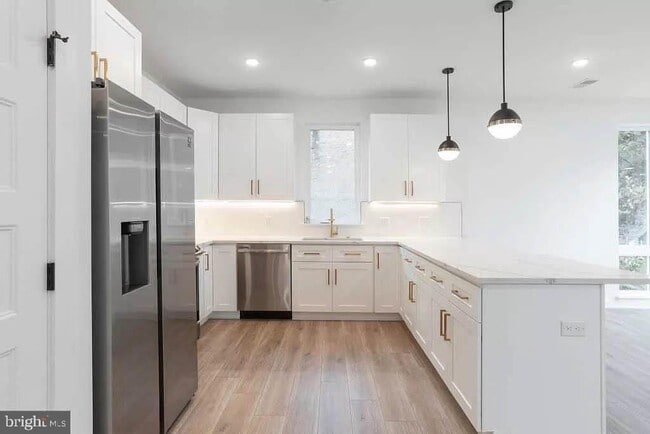 719 N 16th St in Philadelphia, PA - Building Photo - Building Photo