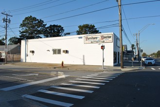 2262 Centre Ave in Bellmore, NY - Building Photo - Building Photo