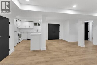 34 Windermere Crescent in Woodstock, ON - Building Photo - Building Photo