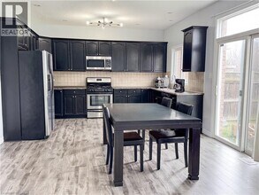 215 Pine Valley Dr in Kitchener, ON - Building Photo - Building Photo