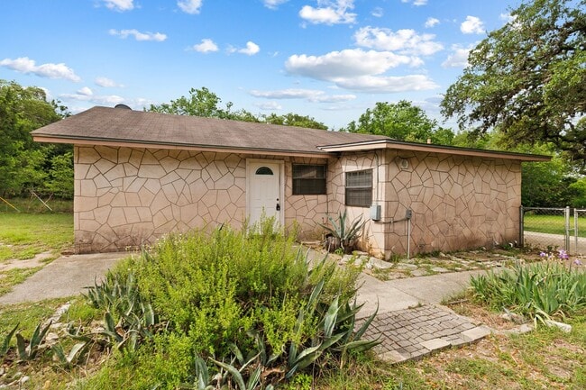 9423 Aqua Dr