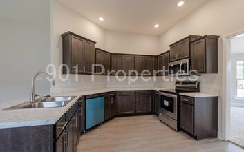 5961 Uselton Dr in Southaven, MS - Building Photo - Building Photo