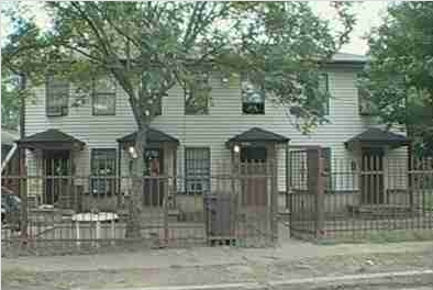 1724 Pear Street in Dallas, TX - Building Photo