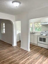 637 W Matthews Ave in Jonesboro, AR - Foto de edificio - Building Photo
