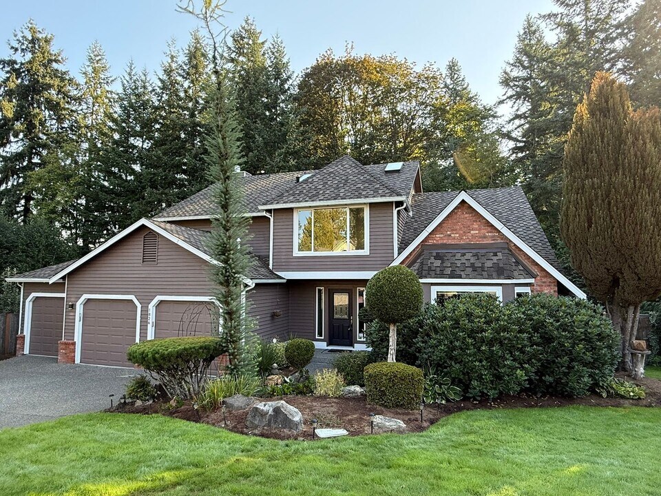 1826 Ilwaco Ave NE in Renton, WA - Building Photo