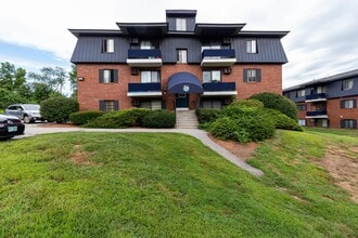 64 Dunbarton Rd in Manchester, NH - Building Photo - Building Photo