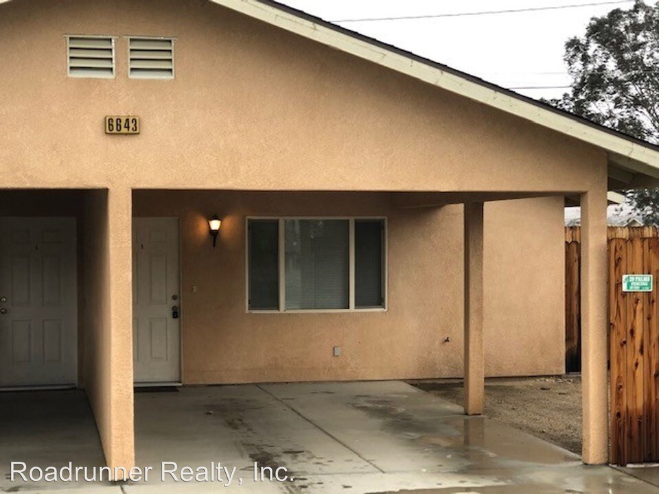 6643 Desert Queen Ave in Twentynine Palms, CA - Building Photo