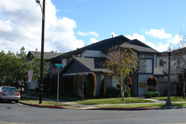 10622-10628 Oak St in Los Alamitos, CA - Building Photo - Building Photo