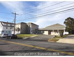 103 Bayview Ave, Unit A in Bristol, RI - Building Photo - Building Photo