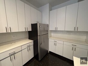 WEST 58 STREET in New York, NY - Building Photo - Building Photo