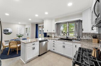 1424 Vista Ln SW in Willmar, MN - Foto de edificio - Building Photo