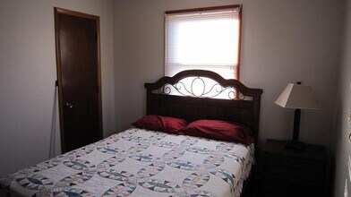 481 Pocahontas Ave, Unit B in Ronceverte, WV - Building Photo - Building Photo