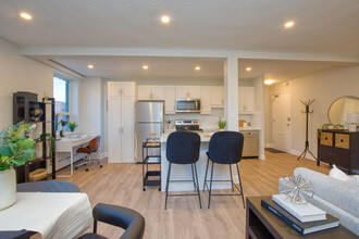 2293 Eglinton Ave E in Toronto, ON - Building Photo - Building Photo