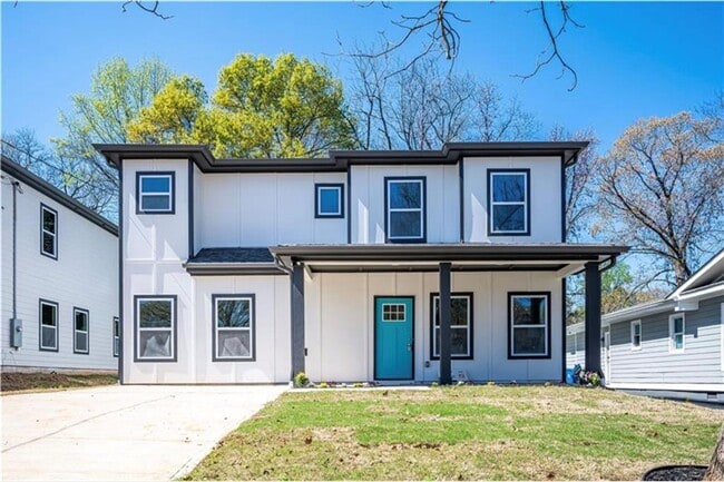 property at 1427 Graymont Dr SW
