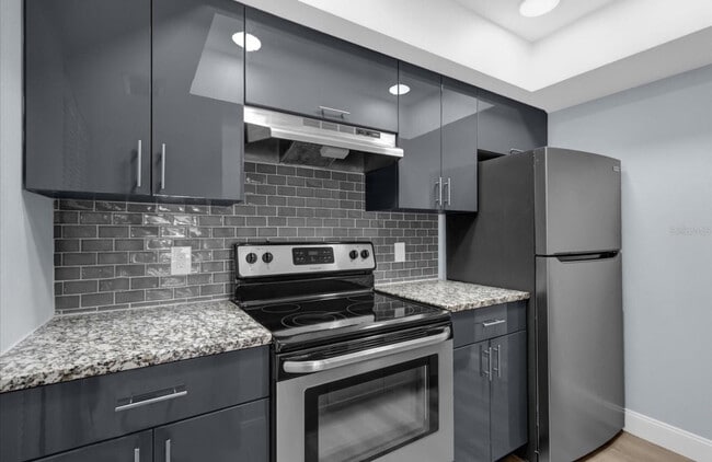 321 Bobby Jones Rd, Unit 321 Bobby jones rd in Sarasota, FL - Building Photo - Building Photo