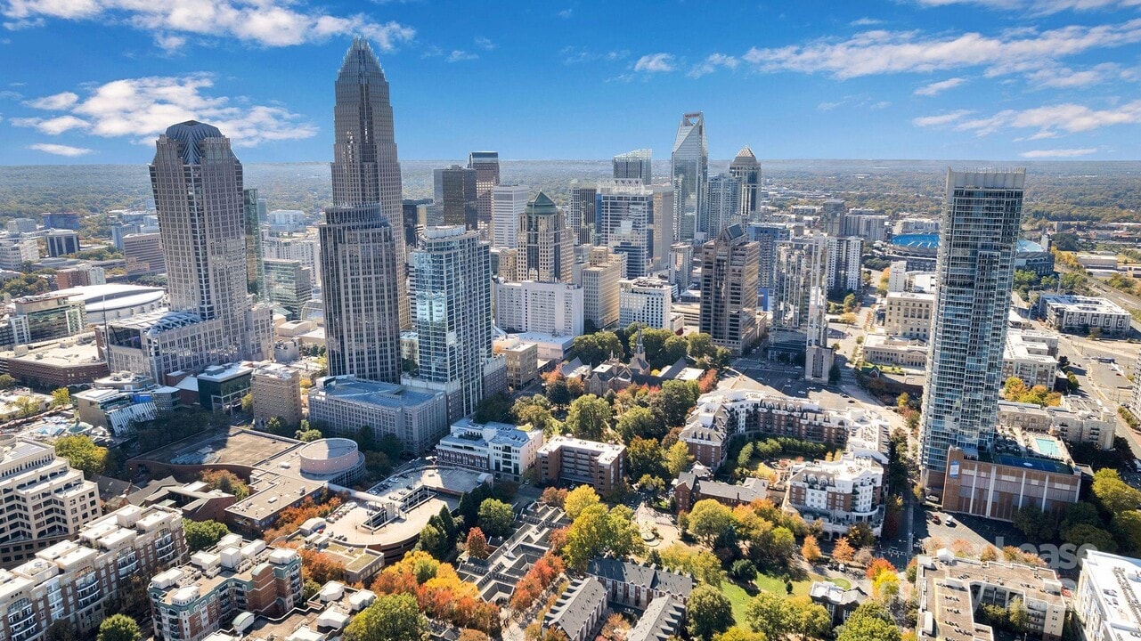 224 N Poplar St in Charlotte, NC - Building Photo