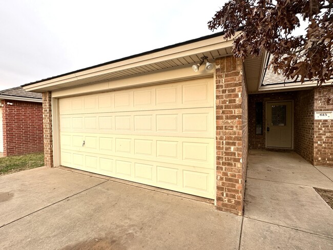 615 N Elkhart Ave in Lubbock, TX - Building Photo - Building Photo