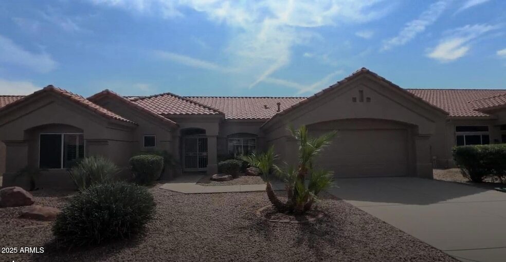 22107 N Veterans Dr, Unit 03305 in Sun City West, AZ - Building Photo