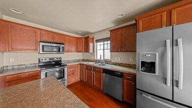 620 NW Oxford Pl in Oak Harbor, WA - Building Photo - Building Photo