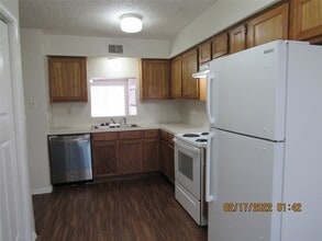 15543 Weldon Dr in Houston, TX - Foto de edificio - Building Photo