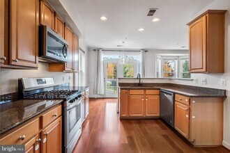 13600 Salk St in Herndon, VA - Building Photo - Building Photo
