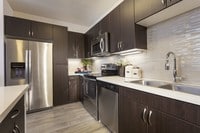 Building Photo - Solana Cherry Creek Apartamentos in Denver, Colorado