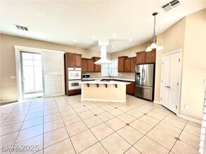 9136 Worsley Park Pl in Las Vegas, NV - Building Photo - Building Photo