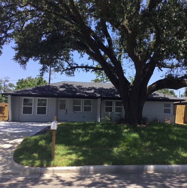 property at 8913 Homewood Ln