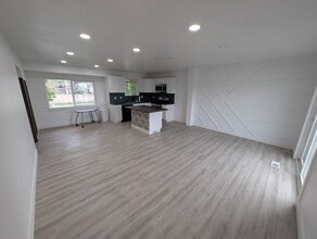 5206 W Hunter Dr in Salt Lake City, UT - Building Photo - Building Photo