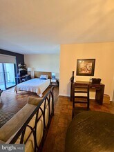 2201 L St NW, Unit 820 in Washington, DC - Building Photo - Building Photo