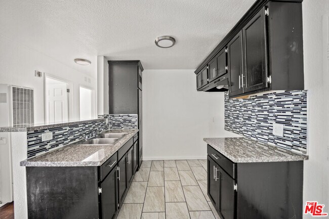 412 Coronado Terrace in Los Angeles, CA - Building Photo - Building Photo