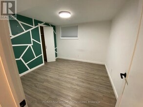 40 59th St S in Wasaga Beach, ON - Building Photo - Building Photo