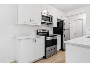 821 Douglas Ave in Minneapolis, MN - Building Photo - Building Photo